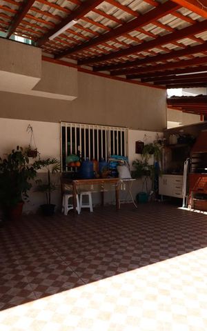 Casa à venda com 73m², 3 quartos e 2 vagasChurrasqueira