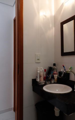 Casa à venda com 73m², 3 quartos e 2 vagasBanheiro