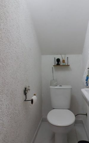 Casa à venda com 73m², 3 quartos e 2 vagasLavabo