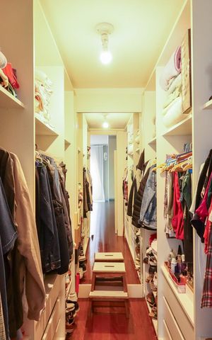 Apartamento à venda com 140m², 4 quartos e 3 vagasCloset Suíte 1 