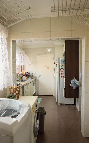 Apartamento à venda com 140m², 4 quartos e 3 vagasÁrea de Serviço