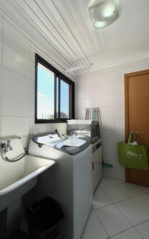 Apartamento à venda com 130m², 4 quartos e 3 vagas Apartamento à venda com 130m², 4 quartos e 3 vagasÁrea de Serviço