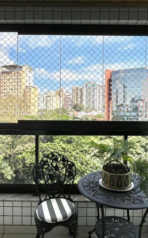 Apartamento à venda com 130m², 4 quartos e 3 vagas Apartamento à venda com 130m², 4 quartos e 3 vagasVista da Sacada