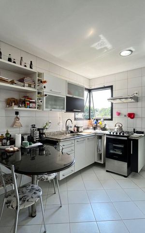 Apartamento à venda com 130m², 4 quartos e 3 vagas Apartamento à venda com 130m², 4 quartos e 3 vagasCozinha