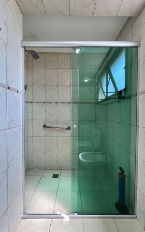 Apartamento à venda com 130m², 4 quartos e 3 vagas Apartamento à venda com 130m², 4 quartos e 3 vagasBanheiro da Suíte