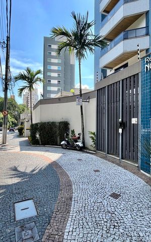 Apartamento à venda com 130m², 4 quartos e 3 vagas Apartamento à venda com 130m², 4 quartos e 3 vagasFachada da portaria