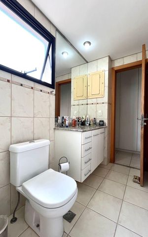 Apartamento à venda com 130m², 4 quartos e 3 vagas Apartamento à venda com 130m², 4 quartos e 3 vagasBanheiro da Suíte