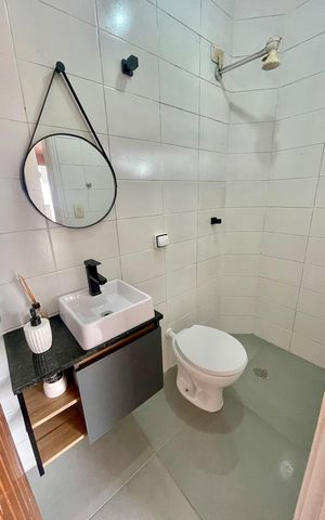Casa para alugar com 213m², 4 quartos e 5 vagas Casa para alugar com 213m², 4 quartos e 5 vagasBanheiro