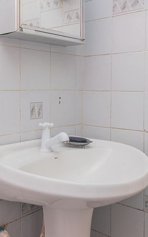 Casa à venda com 195m², 3 quartos e 2 vagasBanheiro