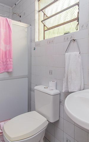 Casa à venda com 195m², 3 quartos e 2 vagasBanheiro