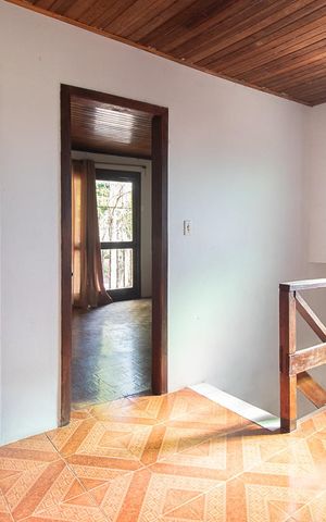 Casa à venda com 195m², 3 quartos e 2 vagasCorredor