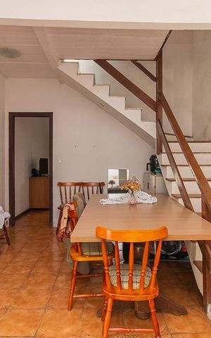 Casa à venda com 195m², 3 quartos e 2 vagasCozinha