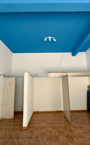 Casa à venda com 250m², 3 quartos e 2 vagas Casa à venda com 250m², 3 quartos e 2 vagasÁrea comum