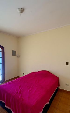 Casa à venda com 250m², 3 quartos e 2 vagas Casa à venda com 250m², 3 quartos e 2 vagasSuíte