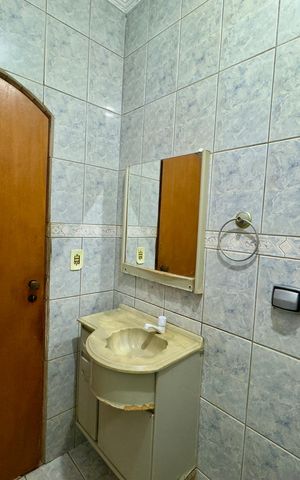 Casa à venda com 250m², 3 quartos e 2 vagas Casa à venda com 250m², 3 quartos e 2 vagasBanheiro da Suíte 2