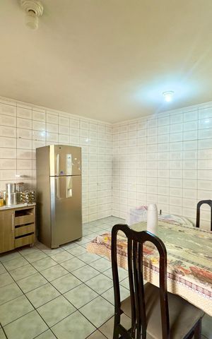 Casa à venda com 250m², 3 quartos e 2 vagas Casa à venda com 250m², 3 quartos e 2 vagasCozinha