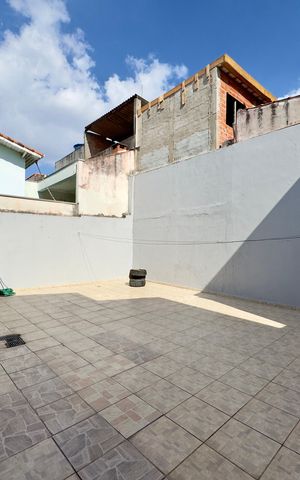 Casa à venda com 250m², 3 quartos e 2 vagas Casa à venda com 250m², 3 quartos e 2 vagasQuintal