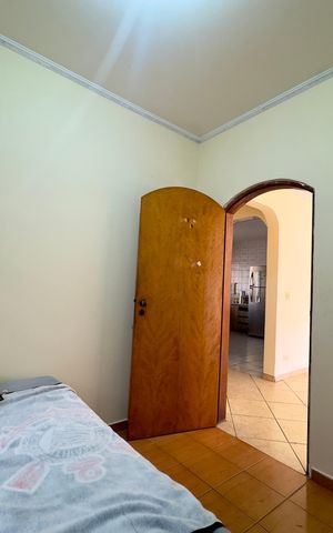 Casa à venda com 250m², 3 quartos e 2 vagas Casa à venda com 250m², 3 quartos e 2 vagasQuarto