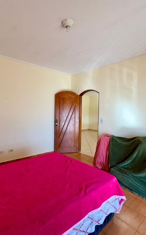 Casa à venda com 250m², 3 quartos e 2 vagas Casa à venda com 250m², 3 quartos e 2 vagasSuíte