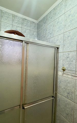 Casa à venda com 250m², 3 quartos e 2 vagas Casa à venda com 250m², 3 quartos e 2 vagasBanheiro da Suíte 2