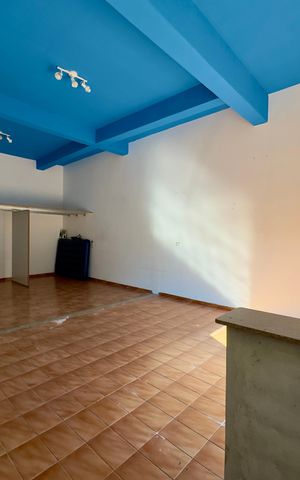 Casa à venda com 250m², 3 quartos e 2 vagas Casa à venda com 250m², 3 quartos e 2 vagasÁrea comum