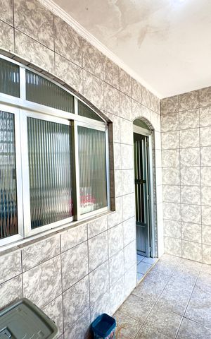Casa à venda com 250m², 3 quartos e 2 vagas Casa à venda com 250m², 3 quartos e 2 vagasÁrea de Serviço
