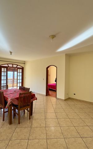 Casa à venda com 250m², 3 quartos e 2 vagas Casa à venda com 250m², 3 quartos e 2 vagasSala