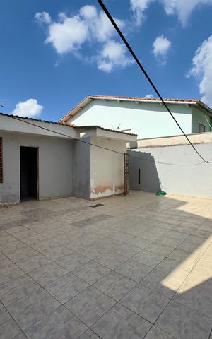 Casa à venda com 250m², 3 quartos e 2 vagas Casa à venda com 250m², 3 quartos e 2 vagasQuintal