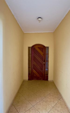 Casa à venda com 250m², 3 quartos e 2 vagas Casa à venda com 250m², 3 quartos e 2 vagasHall de entrada