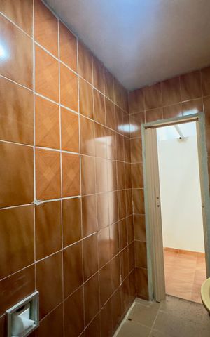 Casa à venda com 250m², 3 quartos e 2 vagas Casa à venda com 250m², 3 quartos e 2 vagasBanheiro do Salão Comercial