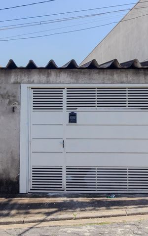 Casa para alugar com 220m², 3 quartos e 3 vagas Casa para alugar com 220m², 3 quartos e 3 vagasFachada