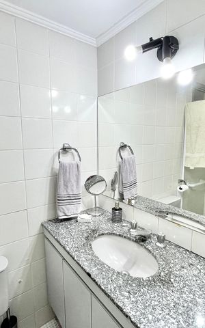 Apartamento à venda com 90m², 3 quartos e 2 vagas Apartamento à venda com 90m², 3 quartos e 2 vagasBanheiro