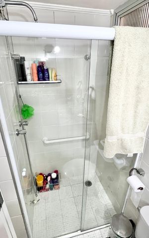 Apartamento à venda com 90m², 3 quartos e 2 vagas Apartamento à venda com 90m², 3 quartos e 2 vagasBanheiro