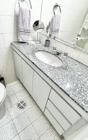 Apartamento à venda com 90m², 3 quartos e 2 vagas Apartamento à venda com 90m², 3 quartos e 2 vagasBanheiro