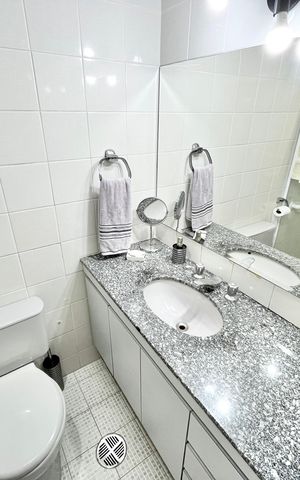 Apartamento à venda com 90m², 3 quartos e 2 vagas Apartamento à venda com 90m², 3 quartos e 2 vagasBanheiro