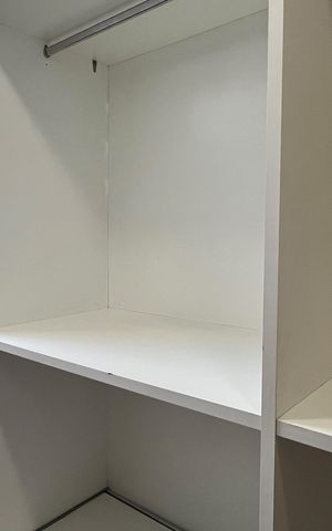 Casa para alugar com 300m², 3 quartos e 2 vagas Casa para alugar com 300m², 3 quartos e 2 vagasCloset da Suíte 1