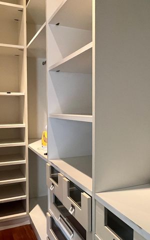 Casa para alugar com 300m², 3 quartos e 2 vagas Casa para alugar com 300m², 3 quartos e 2 vagasCloset da Suíte 2