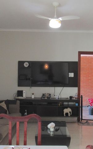 Casa à venda com 230m², 5 quartos e 3 vagasSala