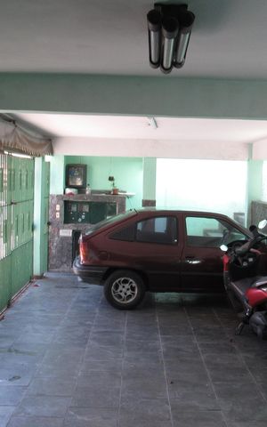 Casa à venda com 230m², 5 quartos e 3 vagasGaragem
