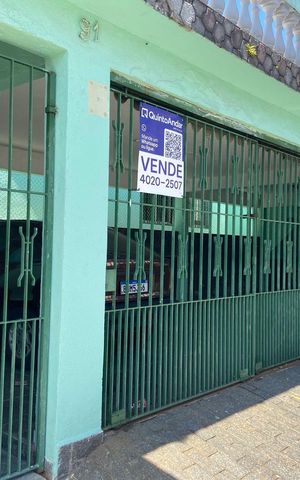 Casa à venda com 230m², 5 quartos e 3 vagasFachada