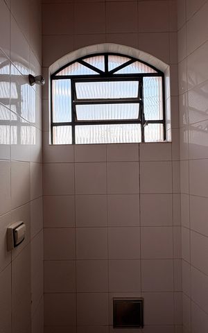 Casa à venda com 125m², 5 quartos e 2 vagas Casa à venda com 125m², 5 quartos e 2 vagasBanheiro de serviço 1