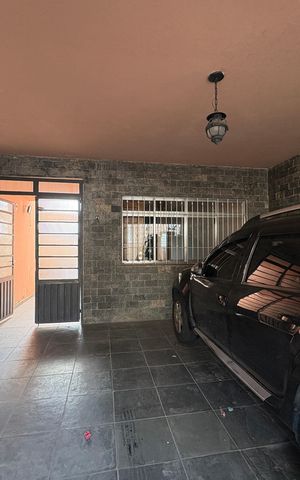 Casa à venda com 125m², 5 quartos e 2 vagas Casa à venda com 125m², 5 quartos e 2 vagasGaragem