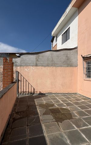 Casa à venda com 125m², 5 quartos e 2 vagas Casa à venda com 125m², 5 quartos e 2 vagasQuintal superior