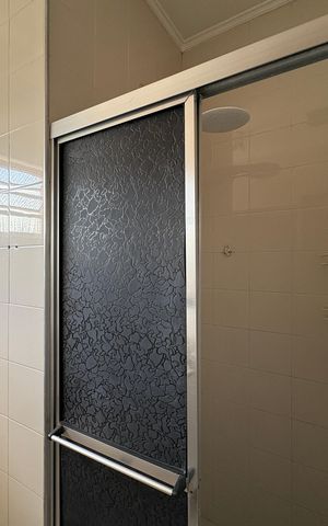 Casa à venda com 125m², 5 quartos e 2 vagas Casa à venda com 125m², 5 quartos e 2 vagasBanheiro