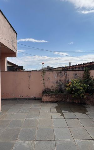 Casa à venda com 125m², 5 quartos e 2 vagas Casa à venda com 125m², 5 quartos e 2 vagasÁrea de Serviço/ Churrasqueira/ Quintal