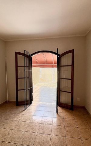 Casa à venda com 125m², 5 quartos e 2 vagas Casa à venda com 125m², 5 quartos e 2 vagasSuíte