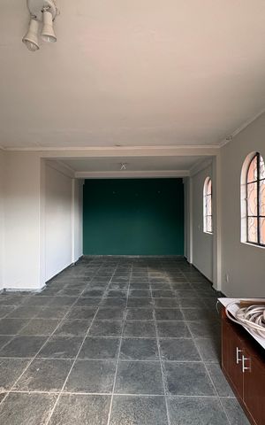 Casa à venda com 125m², 5 quartos e 2 vagas Casa à venda com 125m², 5 quartos e 2 vagasQuarto de Serviço 1