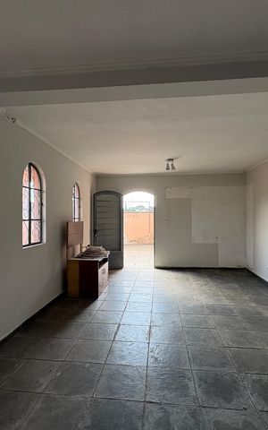 Casa à venda com 125m², 5 quartos e 2 vagas Casa à venda com 125m², 5 quartos e 2 vagasQuarto de Serviço 1