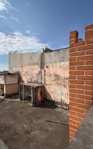 Casa à venda com 125m², 5 quartos e 2 vagas Casa à venda com 125m², 5 quartos e 2 vagasCaixa d’água