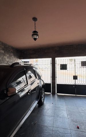 Casa à venda com 125m², 5 quartos e 2 vagas Casa à venda com 125m², 5 quartos e 2 vagasGaragem